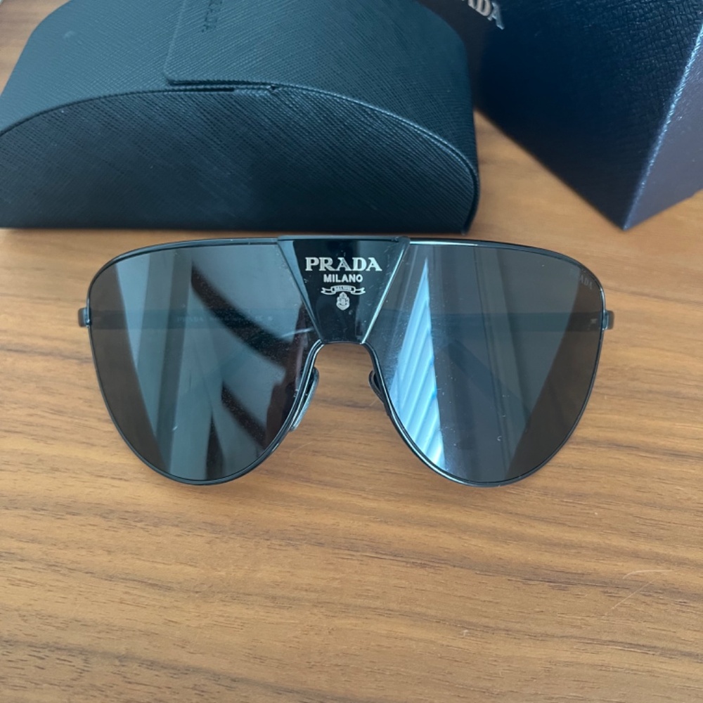 Authentic brand new Prada aviator wrap around sunglasses - Picture 6 of 6